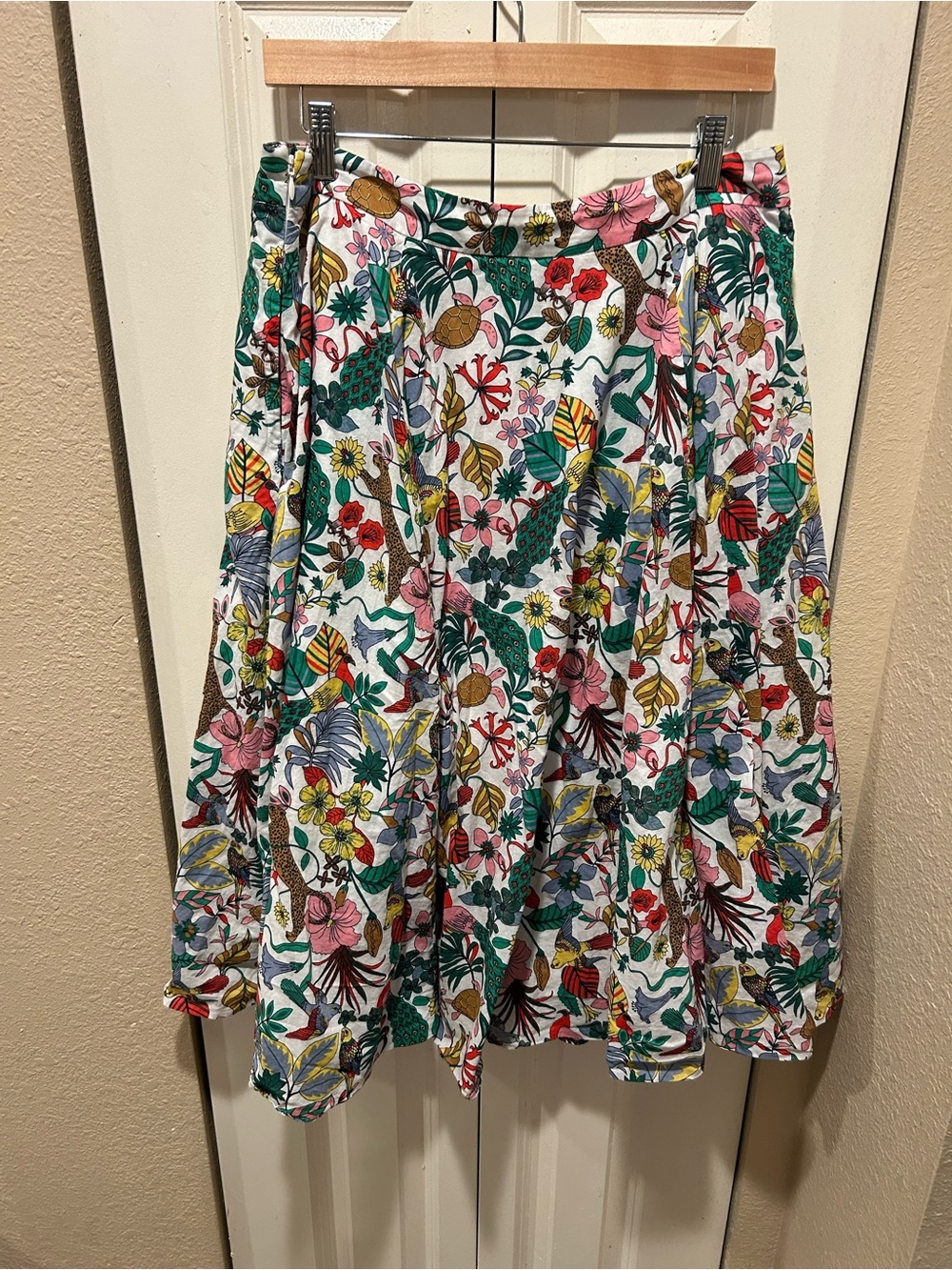 Boden Floral/Animal Novelty Print Cotton Pleated Skirt , size 10 - Picture 3 of 7